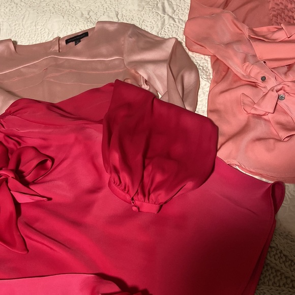 Selling a bundle of (4) banana republic blouses in excellent condition! - Picture 8 of 10